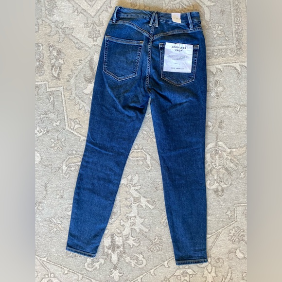 Good American Good Legs Crop - Picture 2 of 4